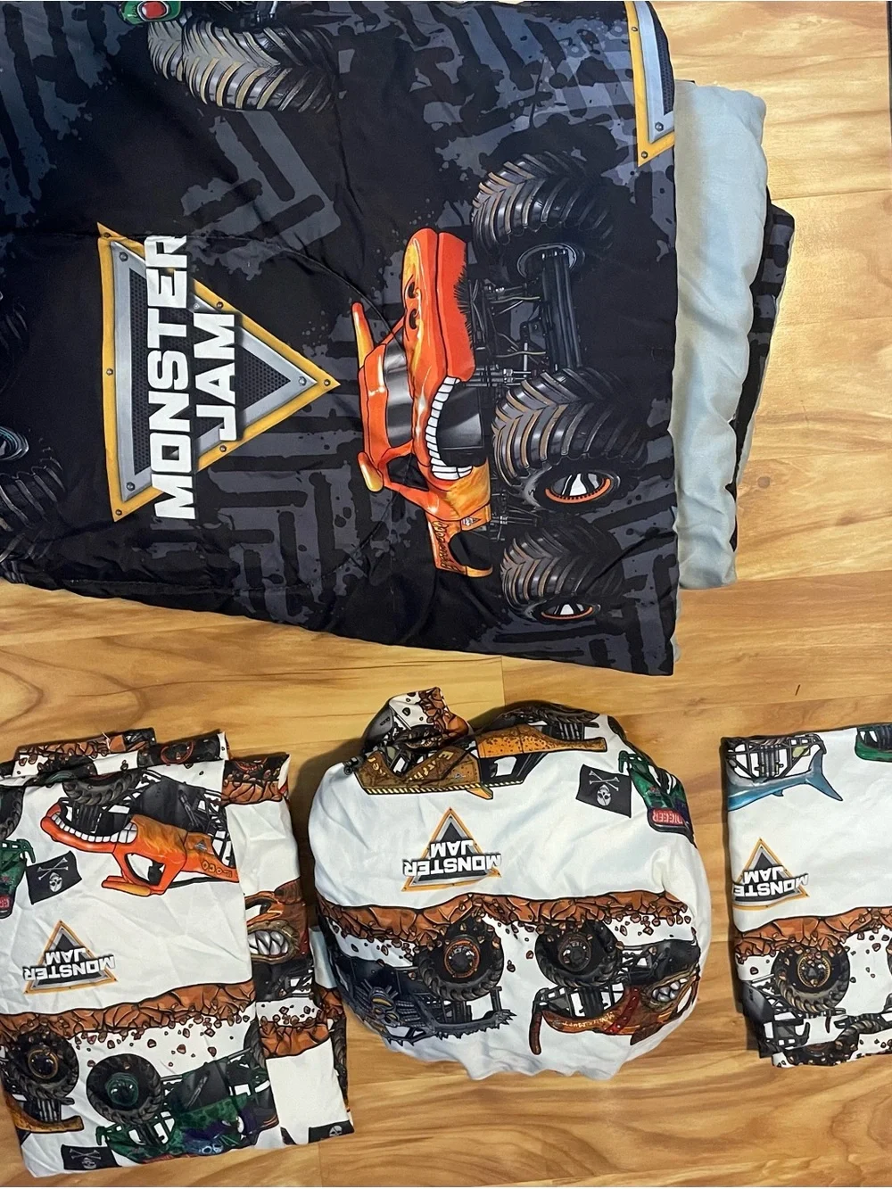 Monster Jam Kids Black Comforter Set with Colorful Trucks
